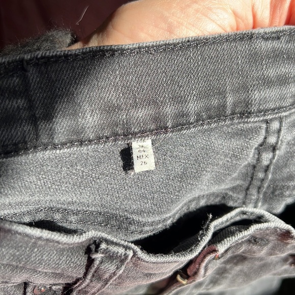 Zara Women m’s Distressed Black Ankle Length Straight Super Low Rise Size 25. - Picture 3 of 4